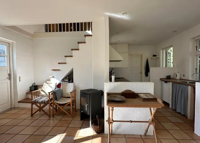 Havehuset Er En Oase I Skoven - Fa Hele Huset For Jer Selv! シャレー