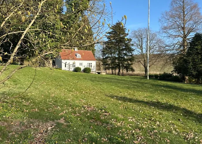 Havehuset Er En Oase I Skoven - Fa Hele Huset For Jer Selv! シャレー Stenstrup